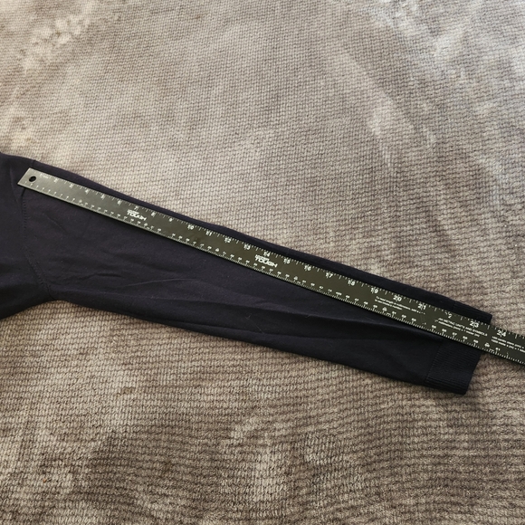 Talbots Light Weight Womens Sweater, Long Sleeve, Sz Med, Navy With Pink Hearts - Picture 7 of 7